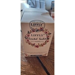 LIFFLY 14 Packs Sandalwood Scented Sachets